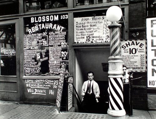 fachada de uma barbearia antiga